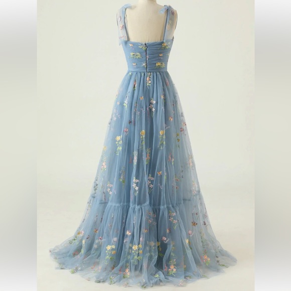 Plus Embroidered Garden Dress - Picture 3 of 16